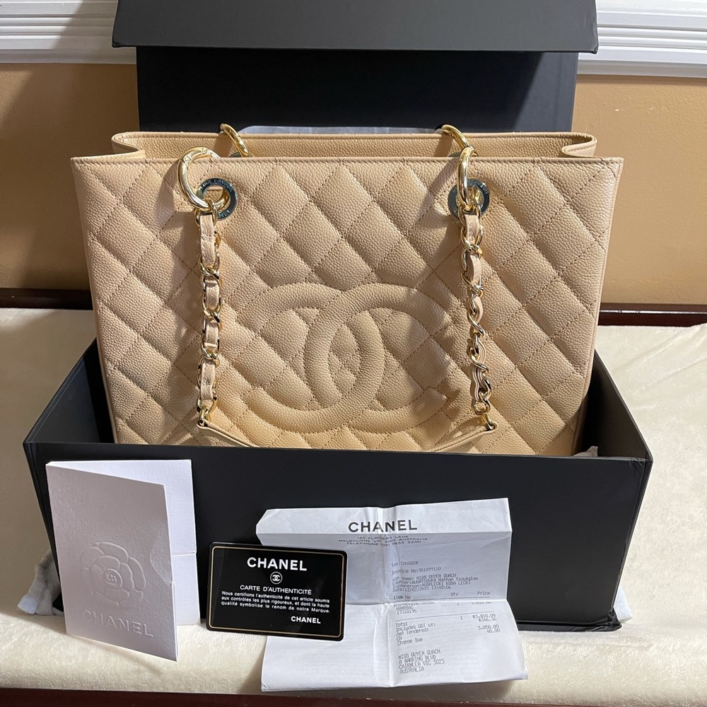 💯 authentic Chanel GST Caviar with GHW Like New